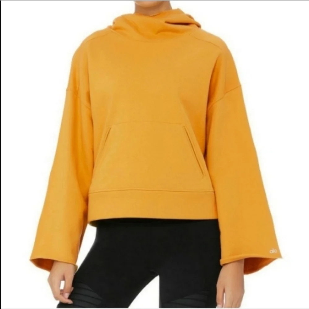 Alo Yoga Low Key Wide Sleeve Hoodie Size Small Tuscan Sun NWT